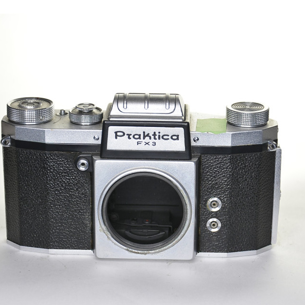 Praktica FX3 váz